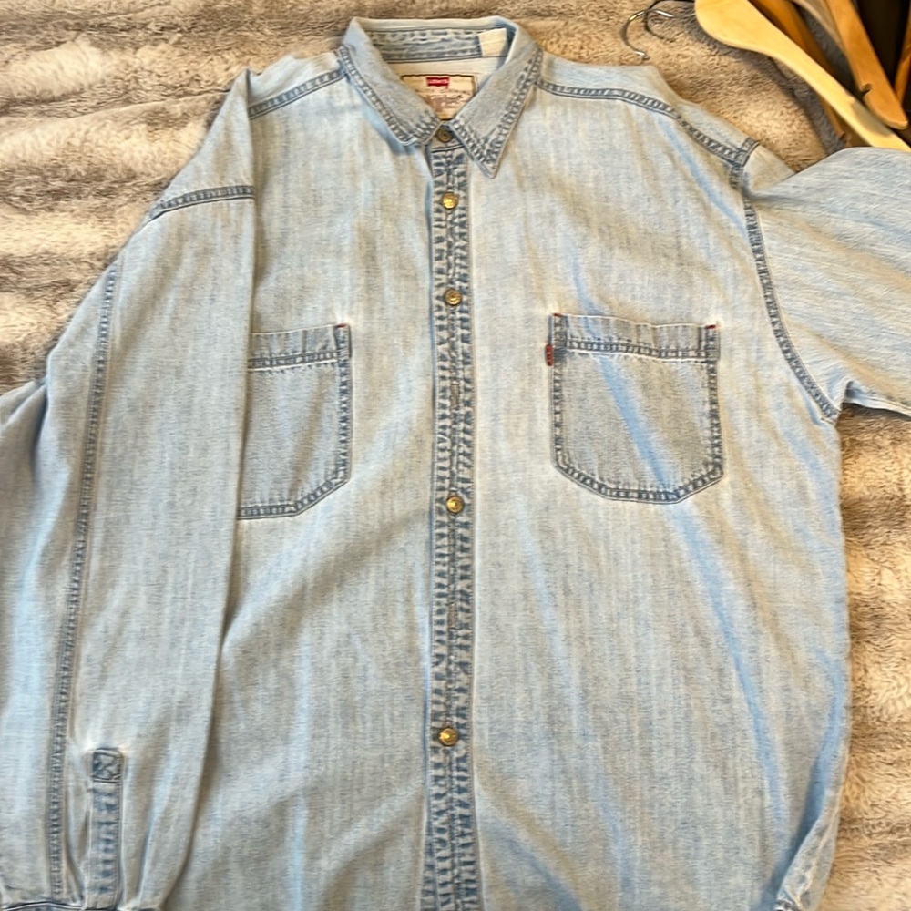 Levi’s Denim Button Up Shirt